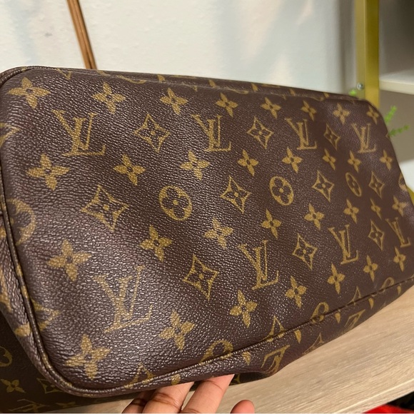 Authentic Louis Vuitton Monogram Neverfull MM bag❤️ - Picture 9 of 16